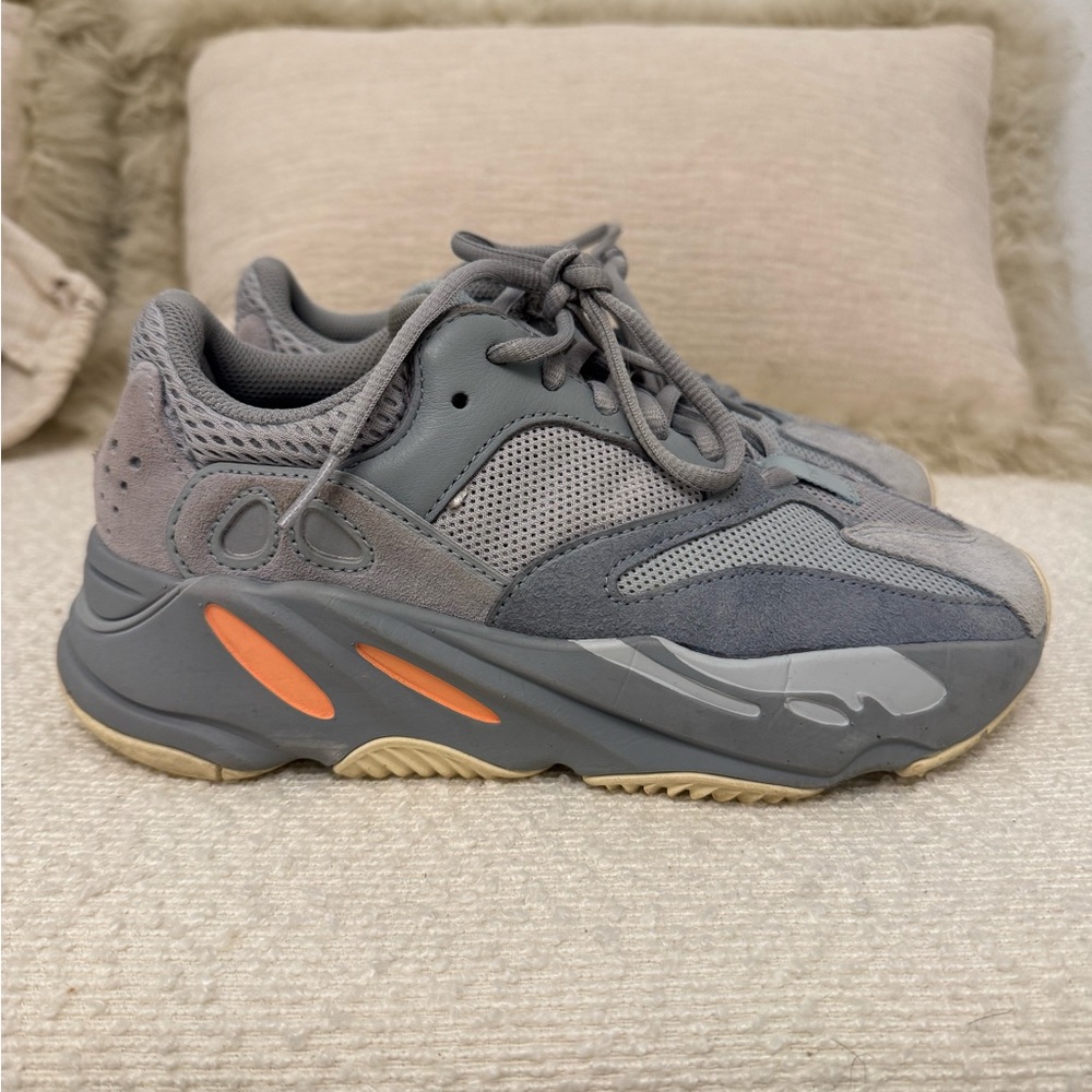 Adidas Boost 700 Inertia